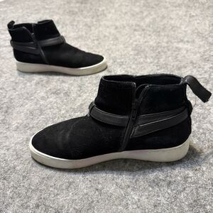 Vionic Splendid Mitzi Black Suede Ankle Boots With Arch Support Size 6.5